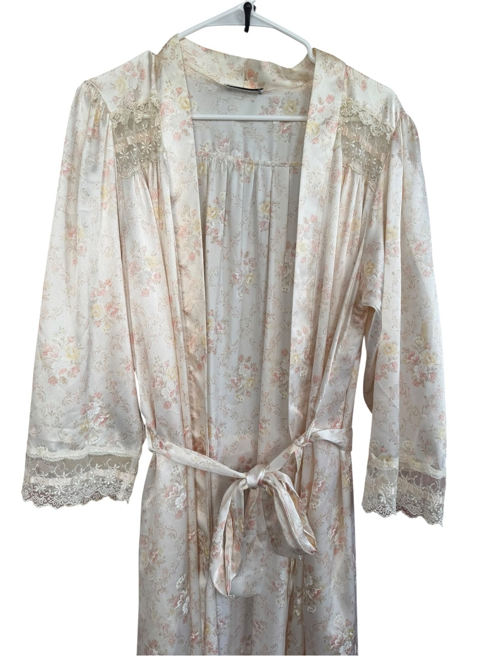 vintage Christian Dior "Le Connaisseur" satin soft floral pattern robe - Picture 2 of 10